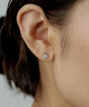 カラー：シルバー　直径：4mm