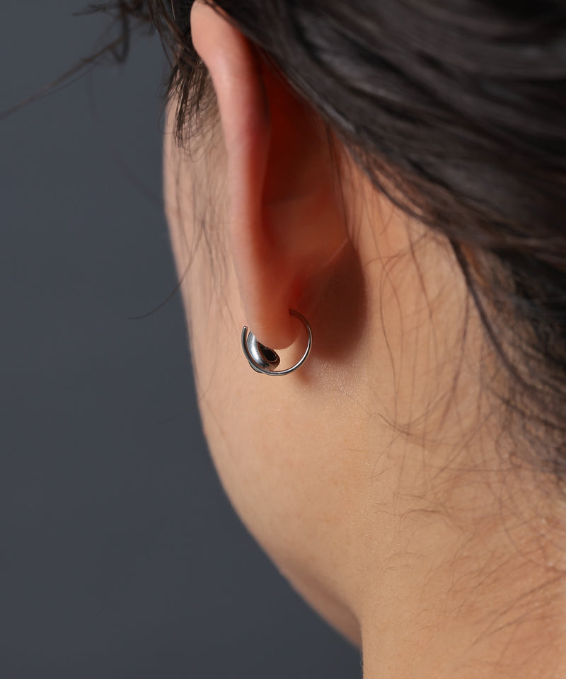 キャッチレス仕様のピアス