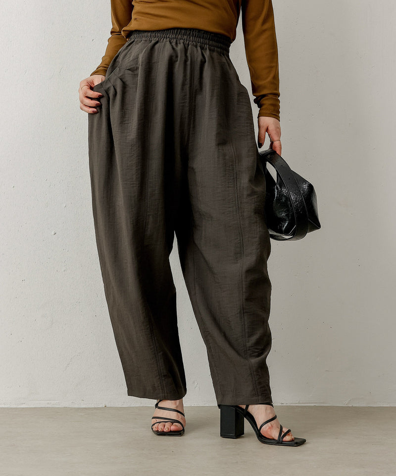 チャコールグレー<br>身長 : 161cm