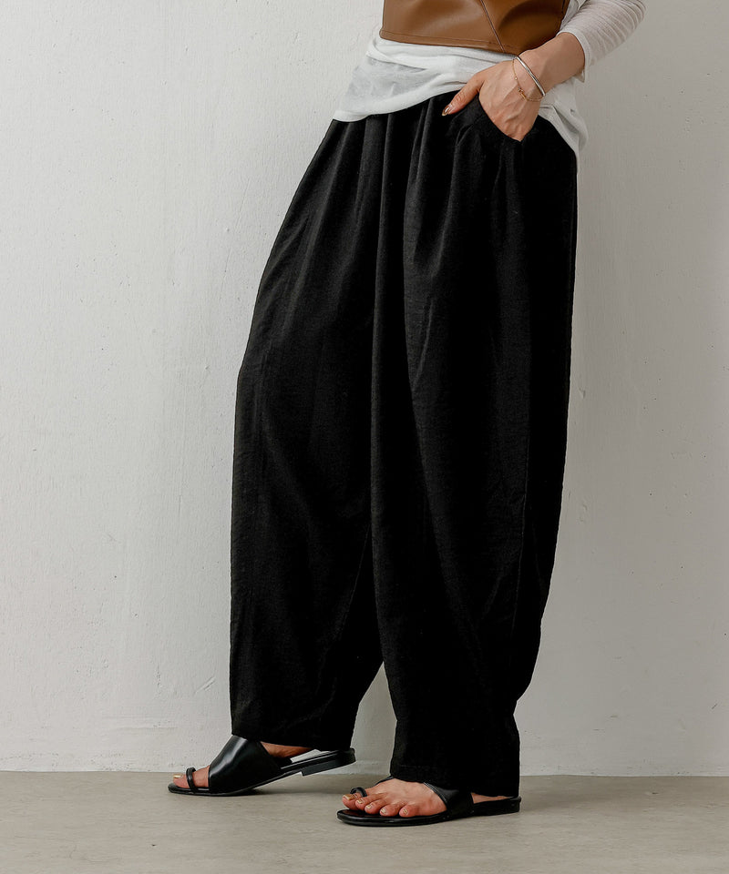 ブラック<br>身長 : 163cm