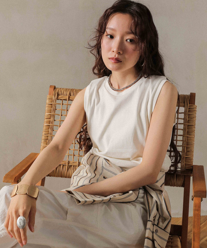 ラウンドネック ノースリーブトップス タンクトップ