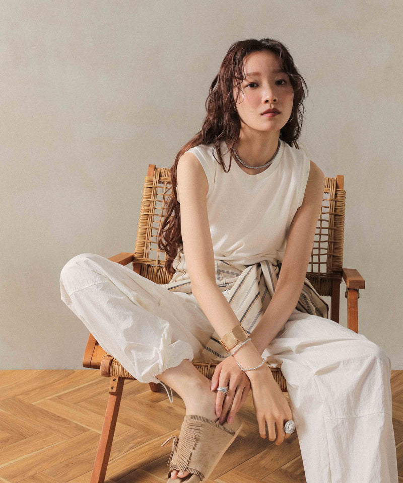 ラウンドネック ノースリーブトップス タンクトップ