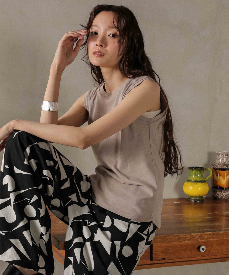 ラウンドネック ノースリーブトップス タンクトップ