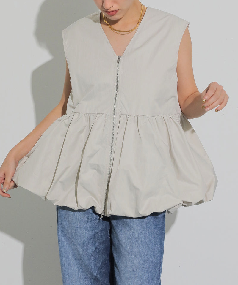 アイボリー<br>身長 : 160cm 着用 : M