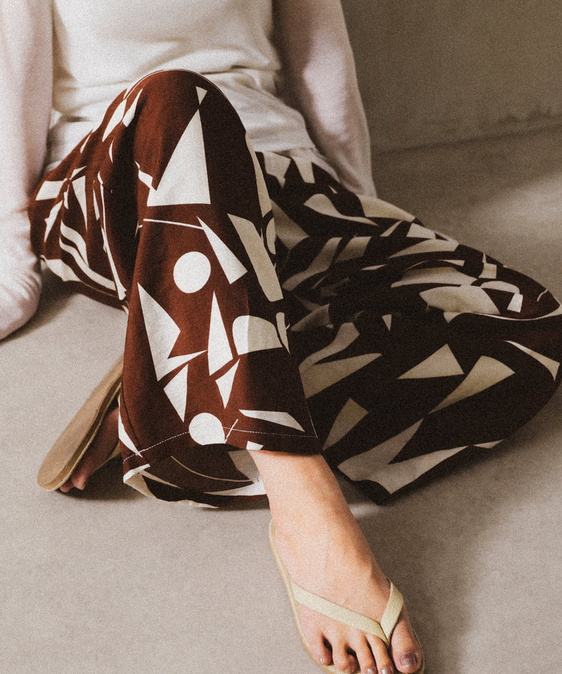 ブラウン<br>身長 : 163cm