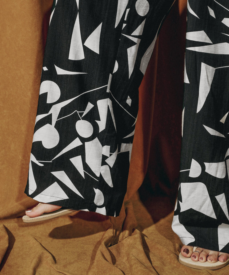 リネンタッチ 幾何学柄 イージーワイドパンツ