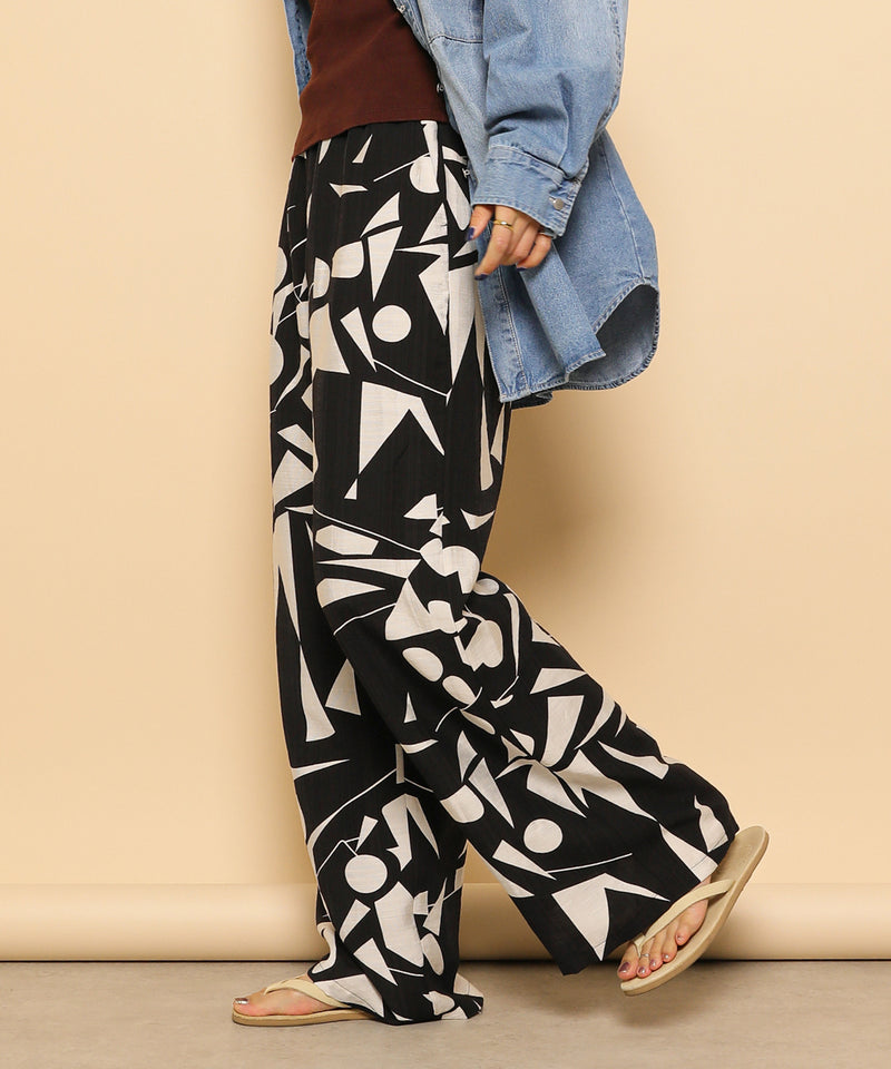 リネンタッチ 幾何学柄 イージーワイドパンツ