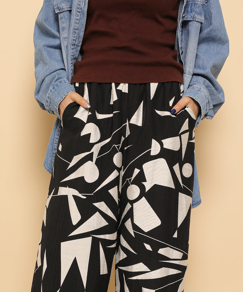リネンタッチ 幾何学柄 イージーワイドパンツ