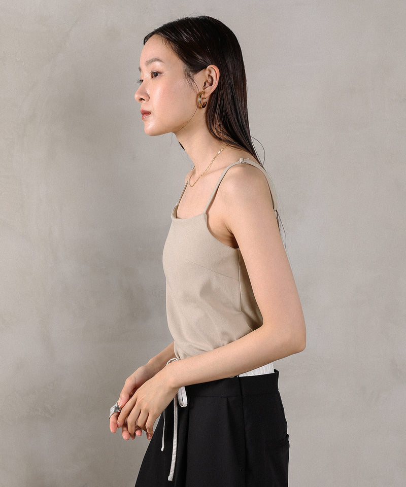 カップ付きキャミソール