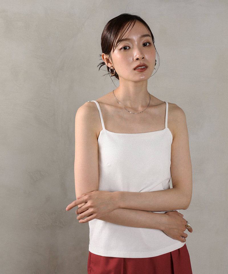 カップ付きキャミソール