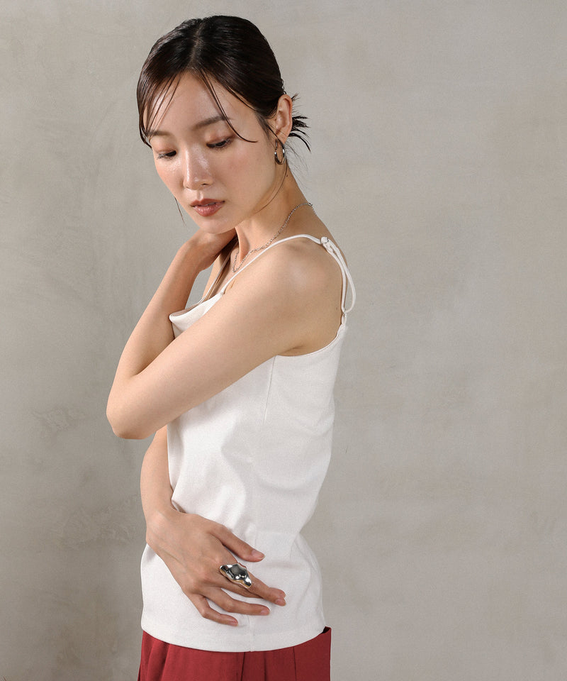 カップ付きキャミソール