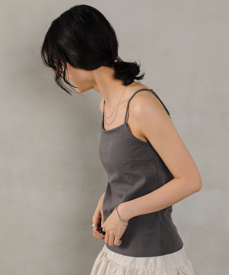 カップ付きキャミソール