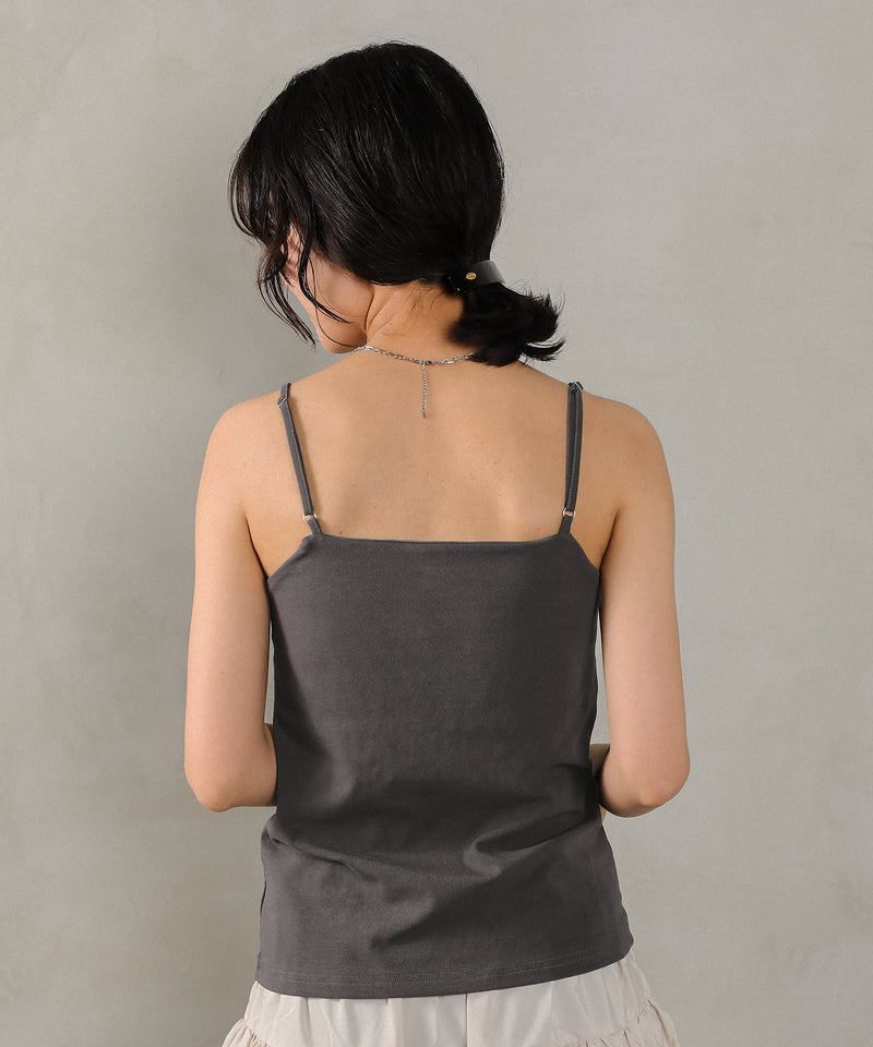 カップ付きキャミソール