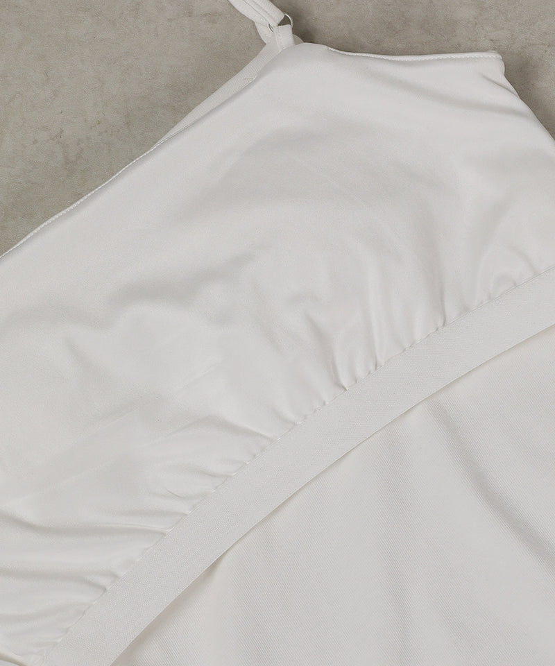 カップ付きキャミソール