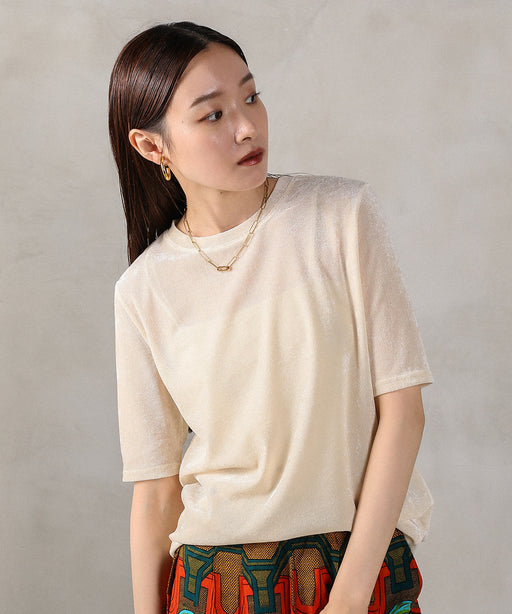 アイボリー<br>身長 : 162cm