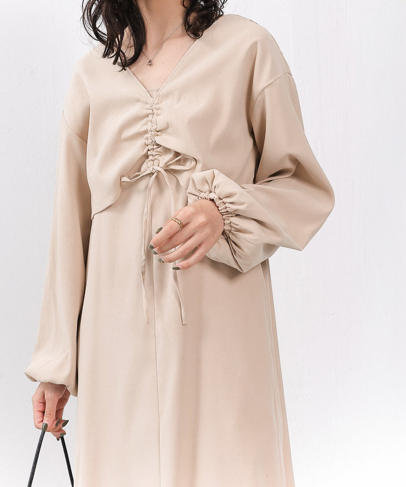 ベージュ<br>身長：163cm