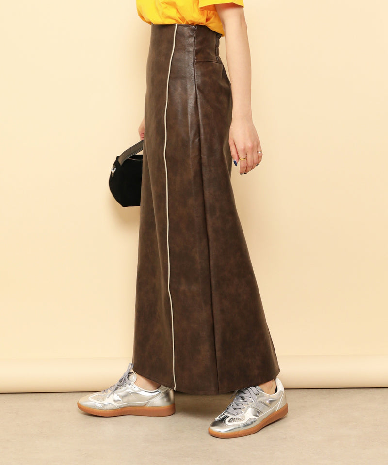 合成皮革 パイピング タイトスカート