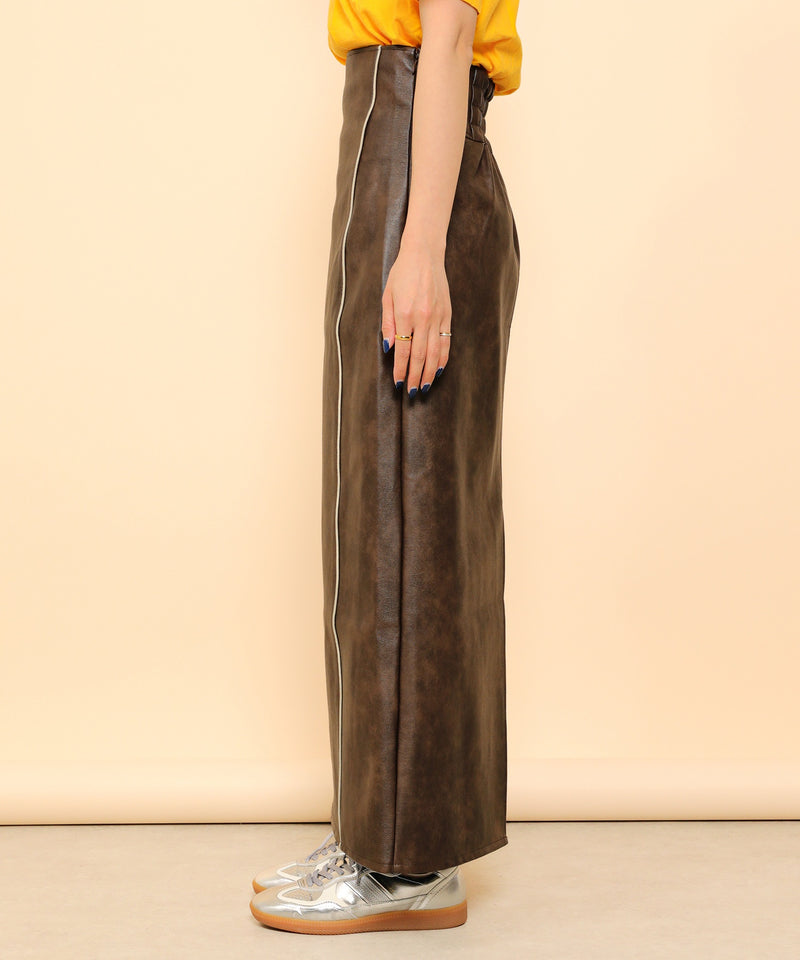 合成皮革 パイピング タイトスカート