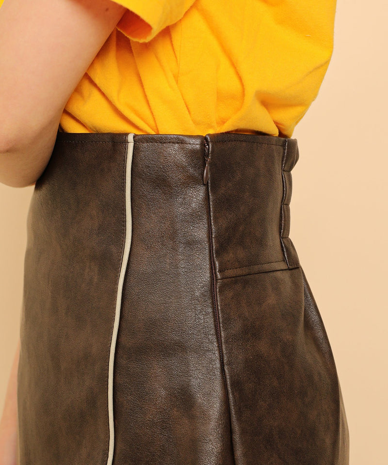 合成皮革 パイピング タイトスカート