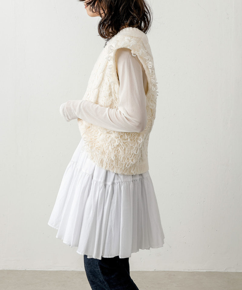 ケーブル編み ループフリンジベスト