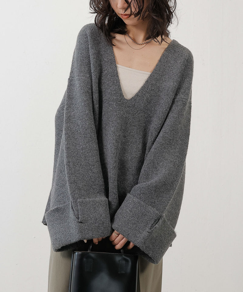 【大人の余裕とこなれ感】深Vネックワイドスリーブオーバーニット