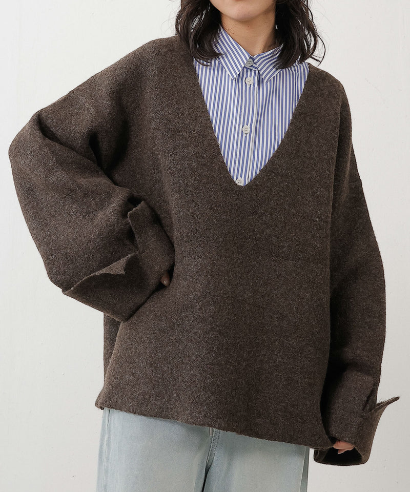 【大人の余裕とこなれ感】深Vネックワイドスリーブオーバーニット