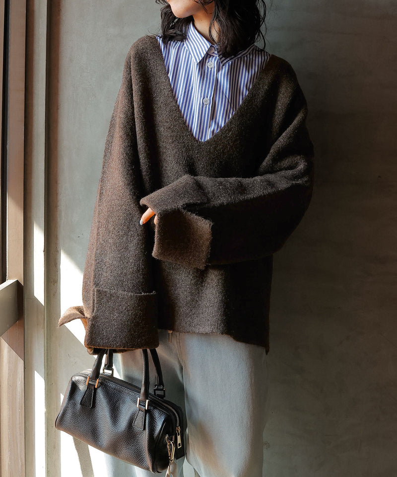 【大人の余裕とこなれ感】深Vネックワイドスリーブオーバーニット