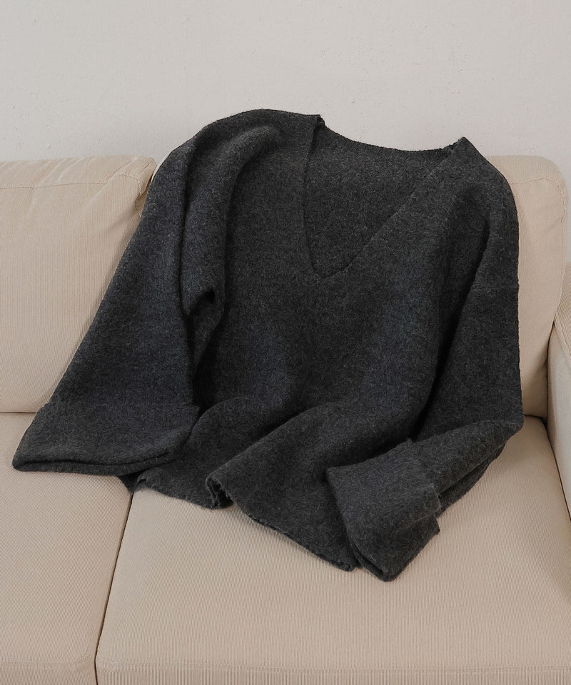 【大人の余裕とこなれ感】深Vネックワイドスリーブオーバーニット