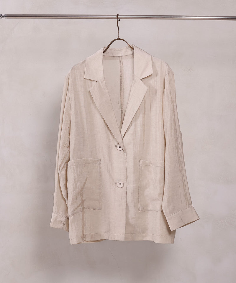 【羽織るだけで大人の抜け感】シアーテーラードジャケット