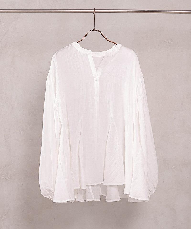 【動きで魅せるシルエット】フレアデザインブラウス