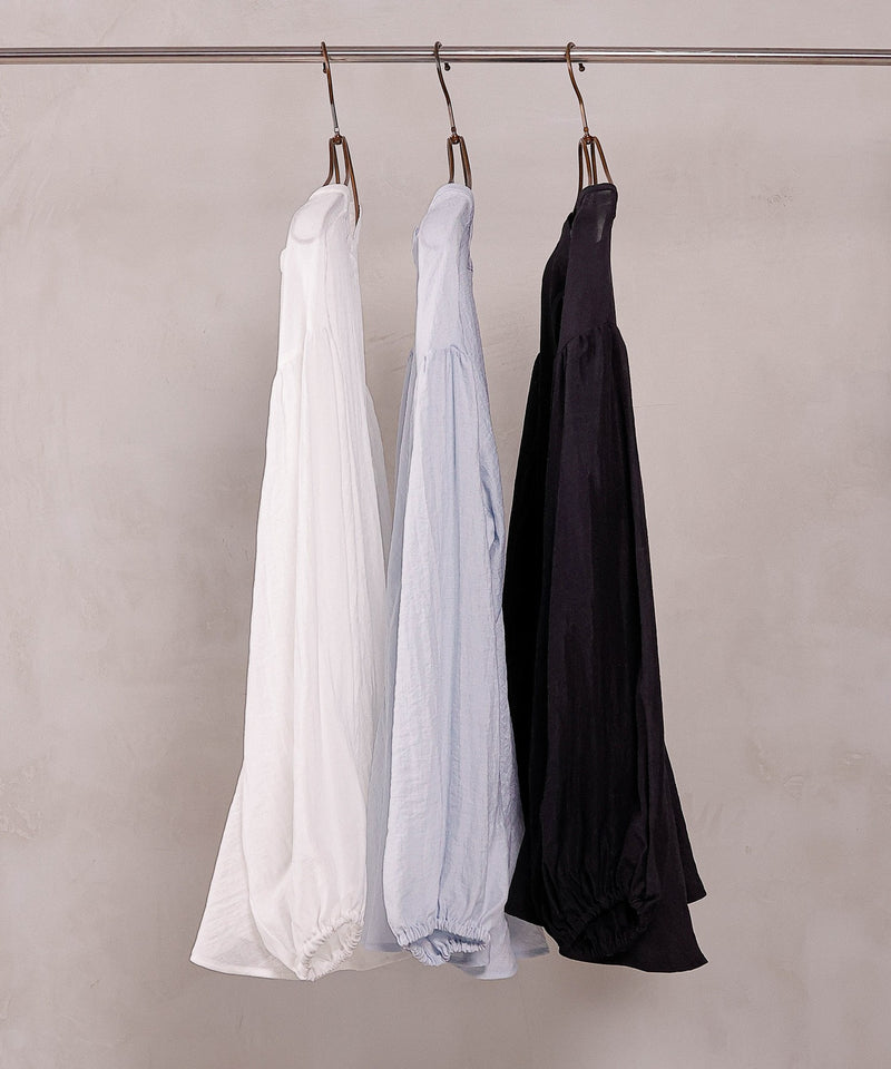 【動きで魅せるシルエット】フレアデザインブラウス