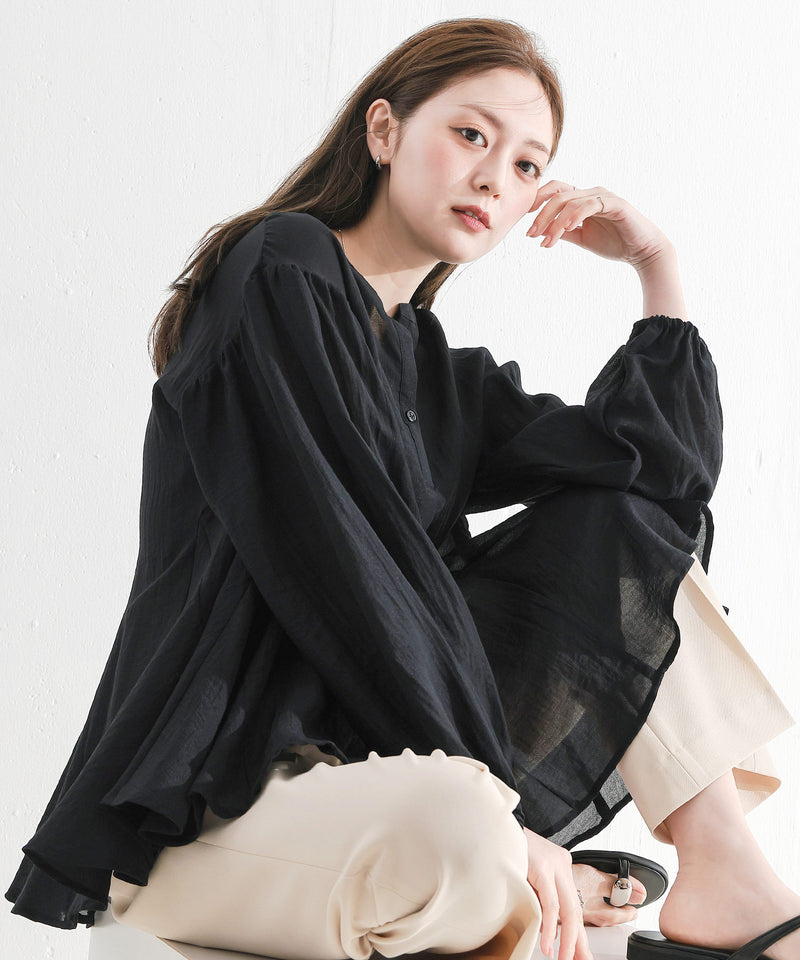 【動きで魅せるシルエット】フレアデザインブラウス