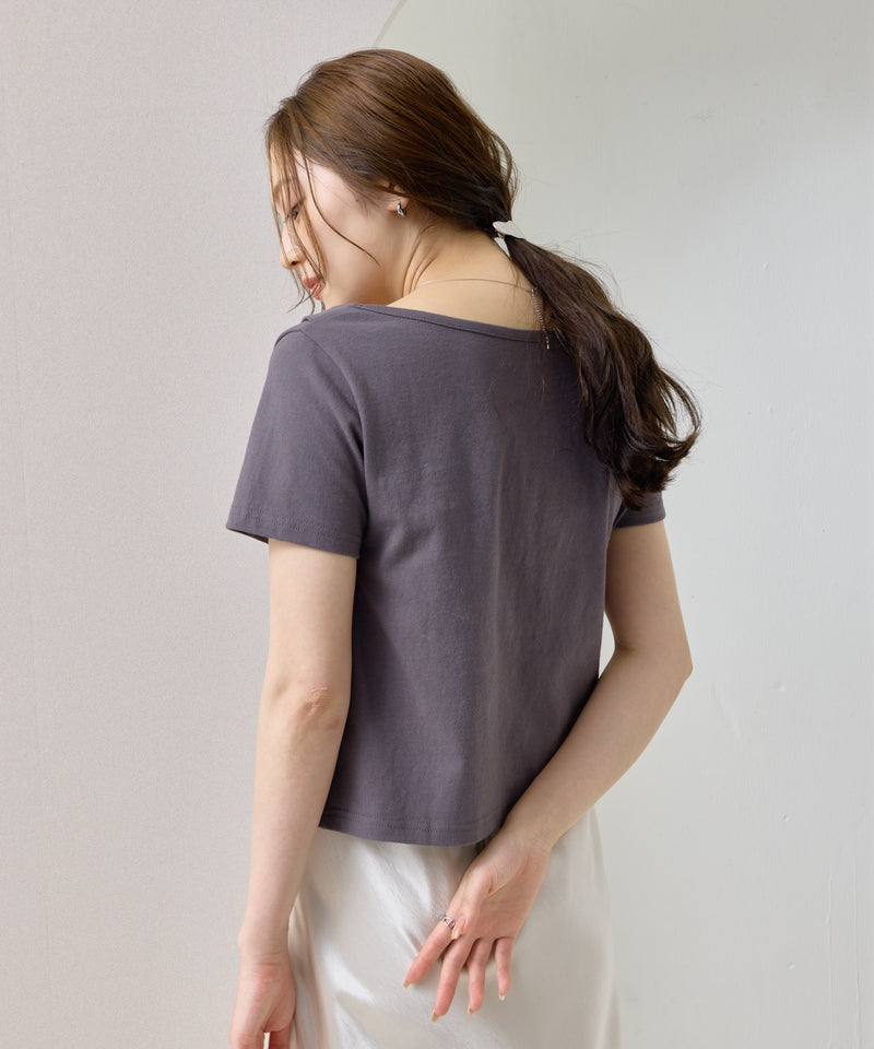 【ヘルシーな色気を纏う】ドレープデザイン半袖Tシャツ