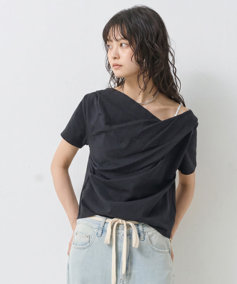 【ヘルシーな色気を纏う】ドレープデザイン半袖Tシャツ