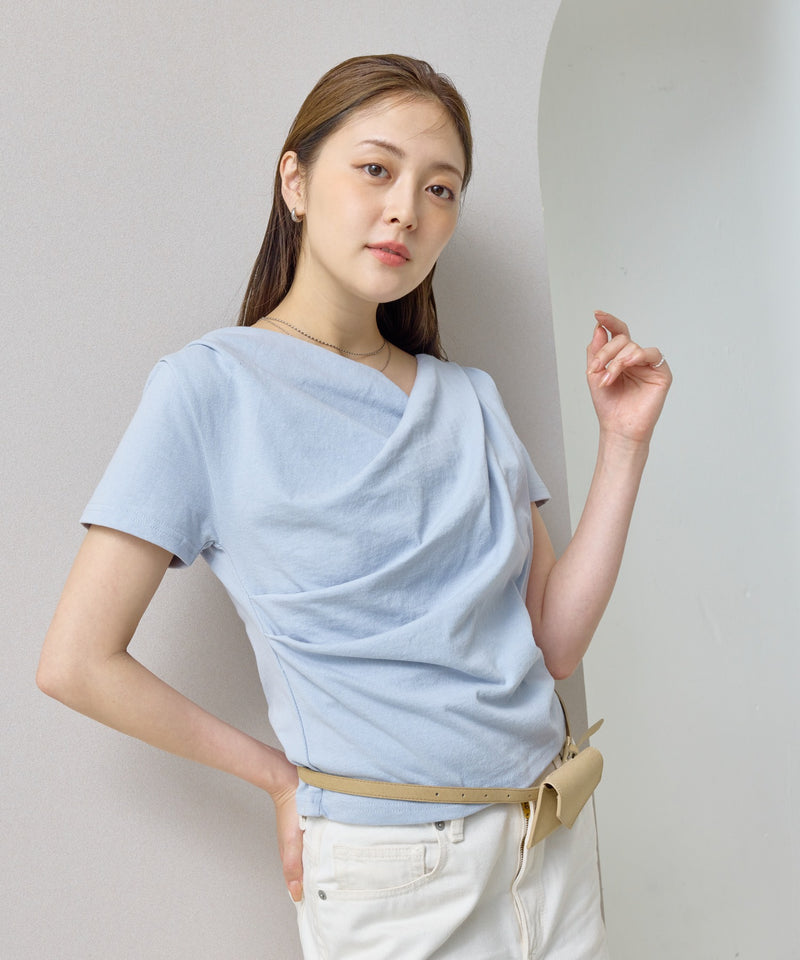 【ヘルシーな色気を纏う】ドレープデザイン半袖Tシャツ