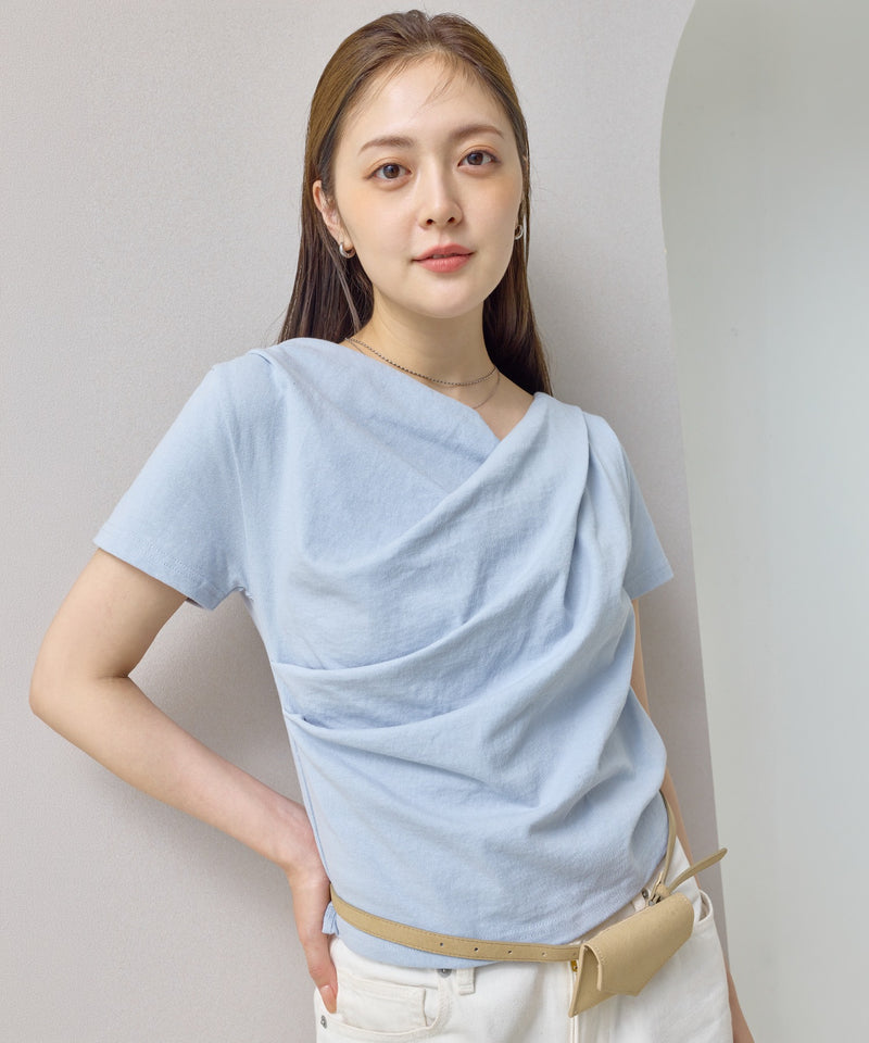 【ヘルシーな色気を纏う】ドレープデザイン半袖Tシャツ