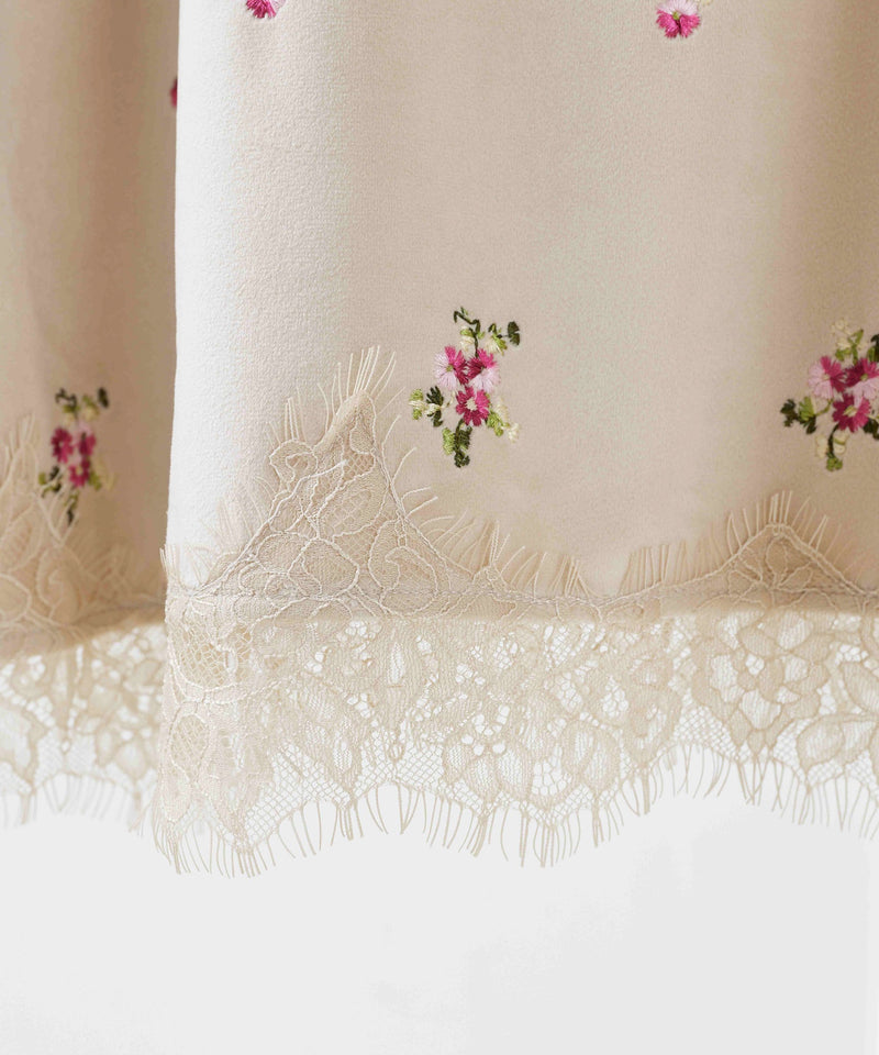 【華やか見えフェミニン】花柄刺繍ベロアキャミソール