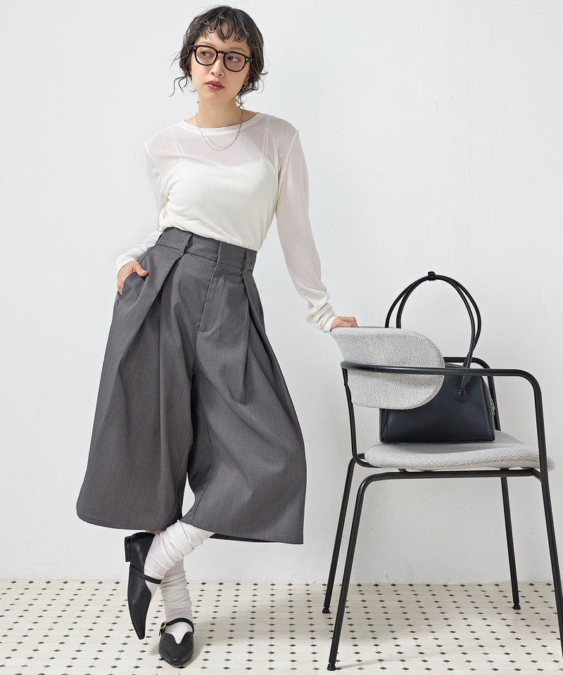 チャコールグレー / 身長 : 157cm