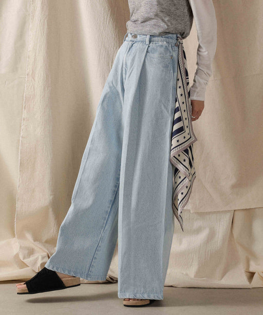 ライトブルー<br>身長：162cm