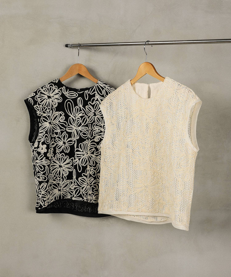 コード刺繍シアーフレンチスリーブトップス