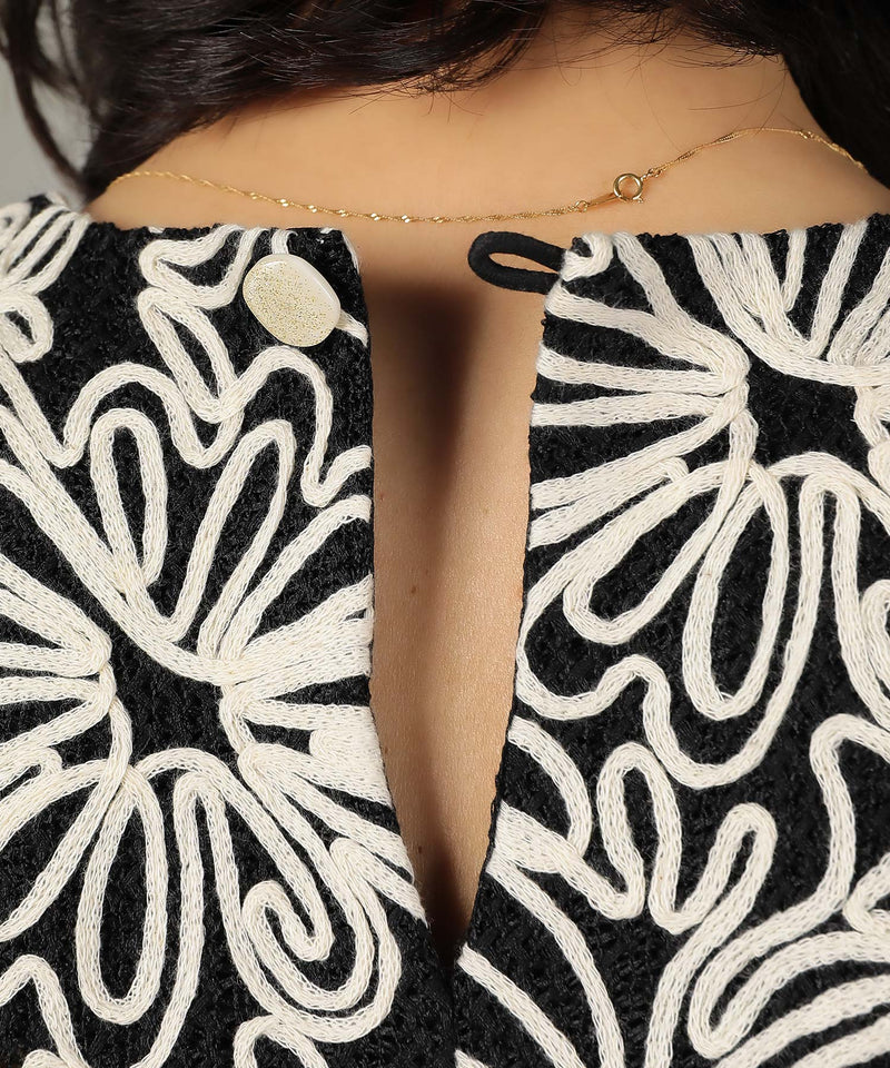 コード刺繍シアーフレンチスリーブトップス