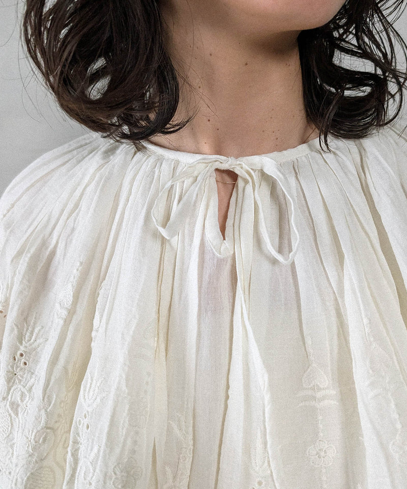 コットンレースビッグカラーブラウス