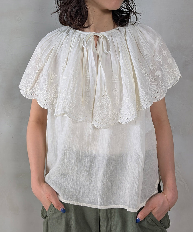 アイボリー<br>身長 : 163cm