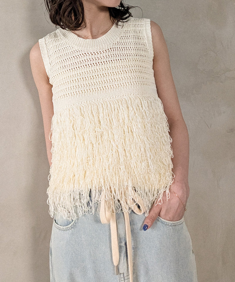 ループフリンジニットノースリーブベスト