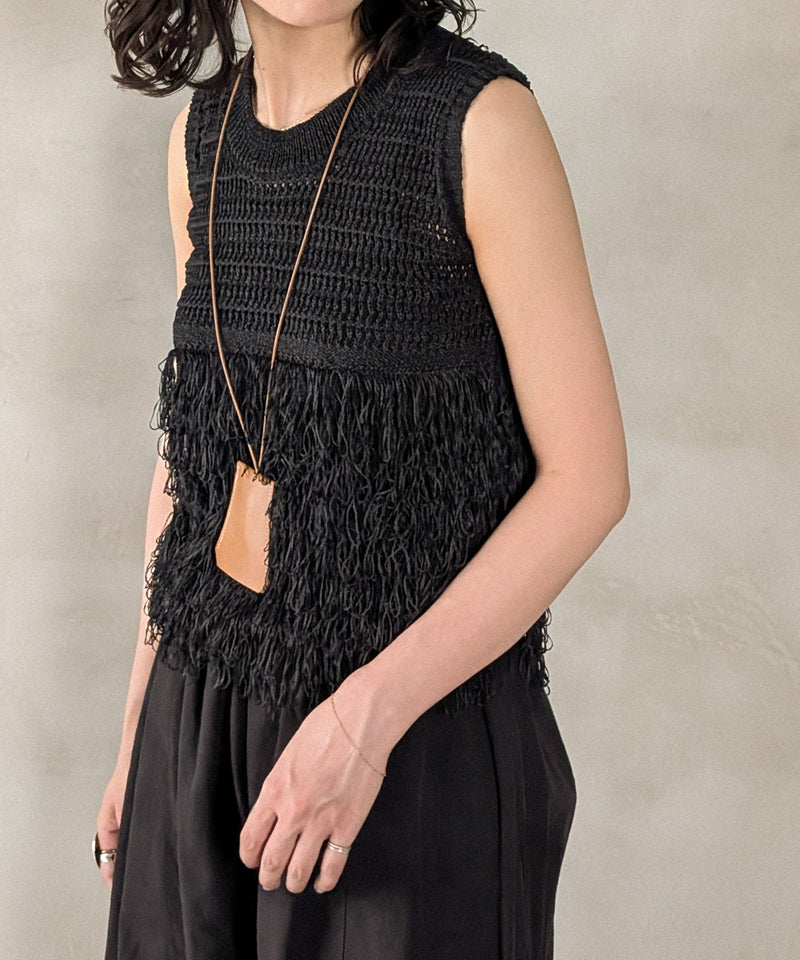 ループフリンジニットノースリーブベスト