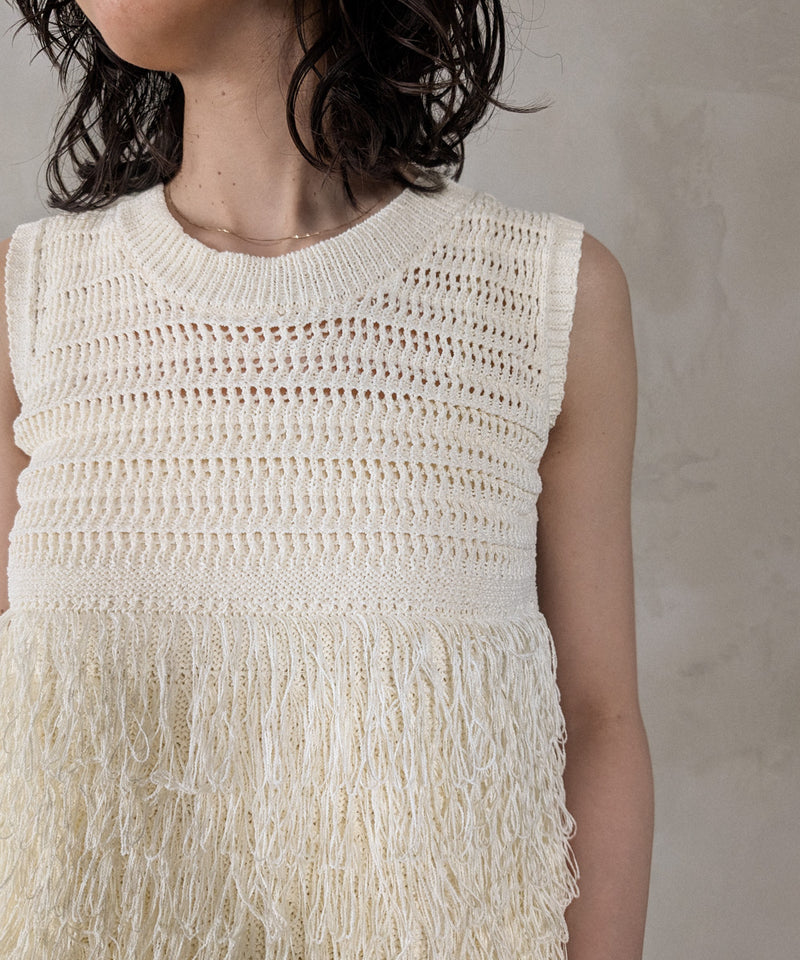 ループフリンジニットノースリーブベスト