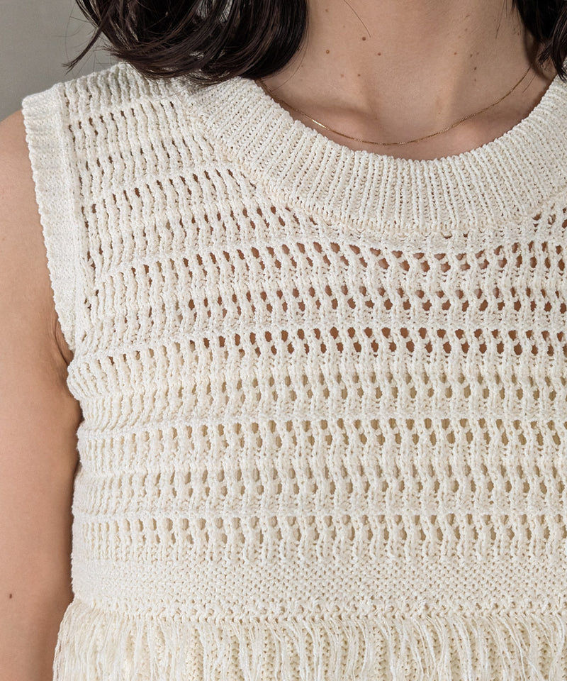 ループフリンジニットノースリーブベスト