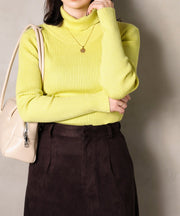 イエロー<br>身長 : 161cm