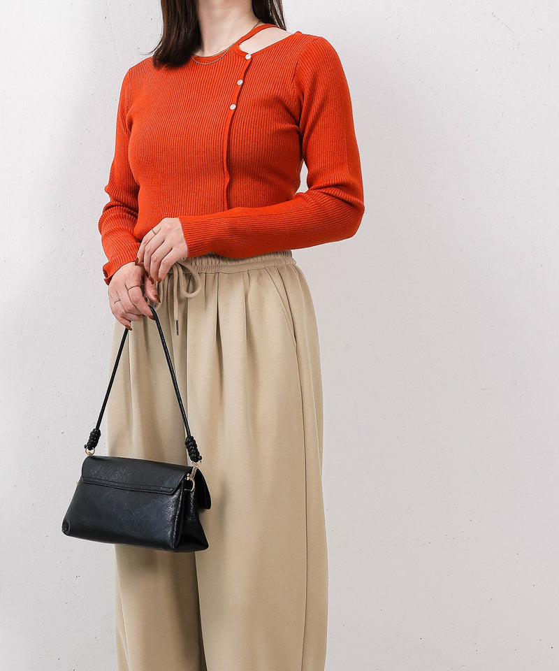 【上品に肌がのぞいて女っぽさが香る】ショルダースリットニットトップス