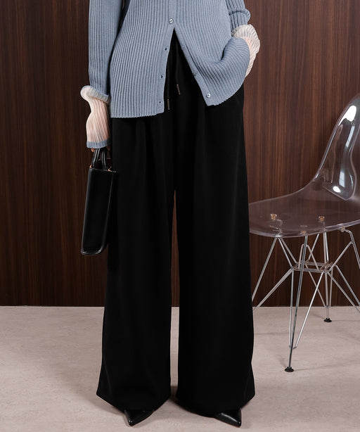 ブラック<br>身長 : 163cm